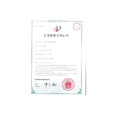 一種燙金機的薄膜收卷裝置